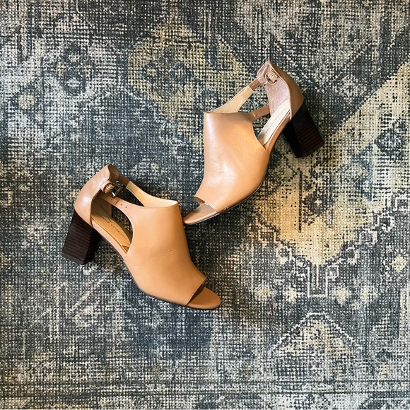 Adrienne Vittadini Shoes - Adrienne Vittadini Tan Heels block